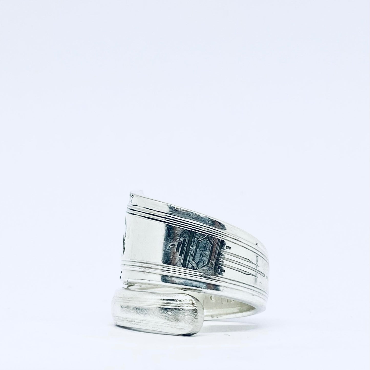 Anello Artigianale con Iniziale S