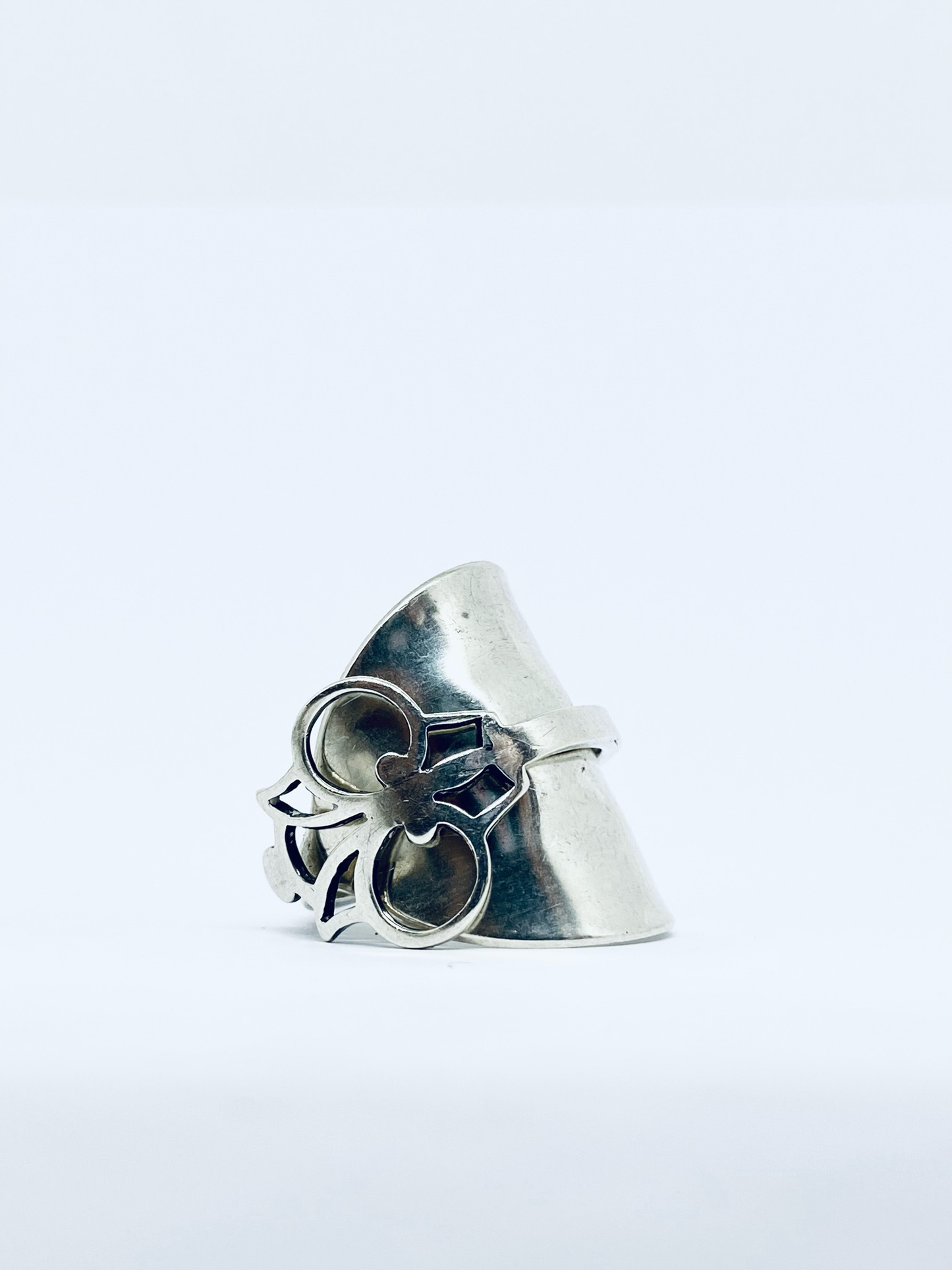 Anello Artigianale CORONA Mod. INTERO Realizzato con intero Antico Cucchiaino in Argento (Prima Metà del ’900)