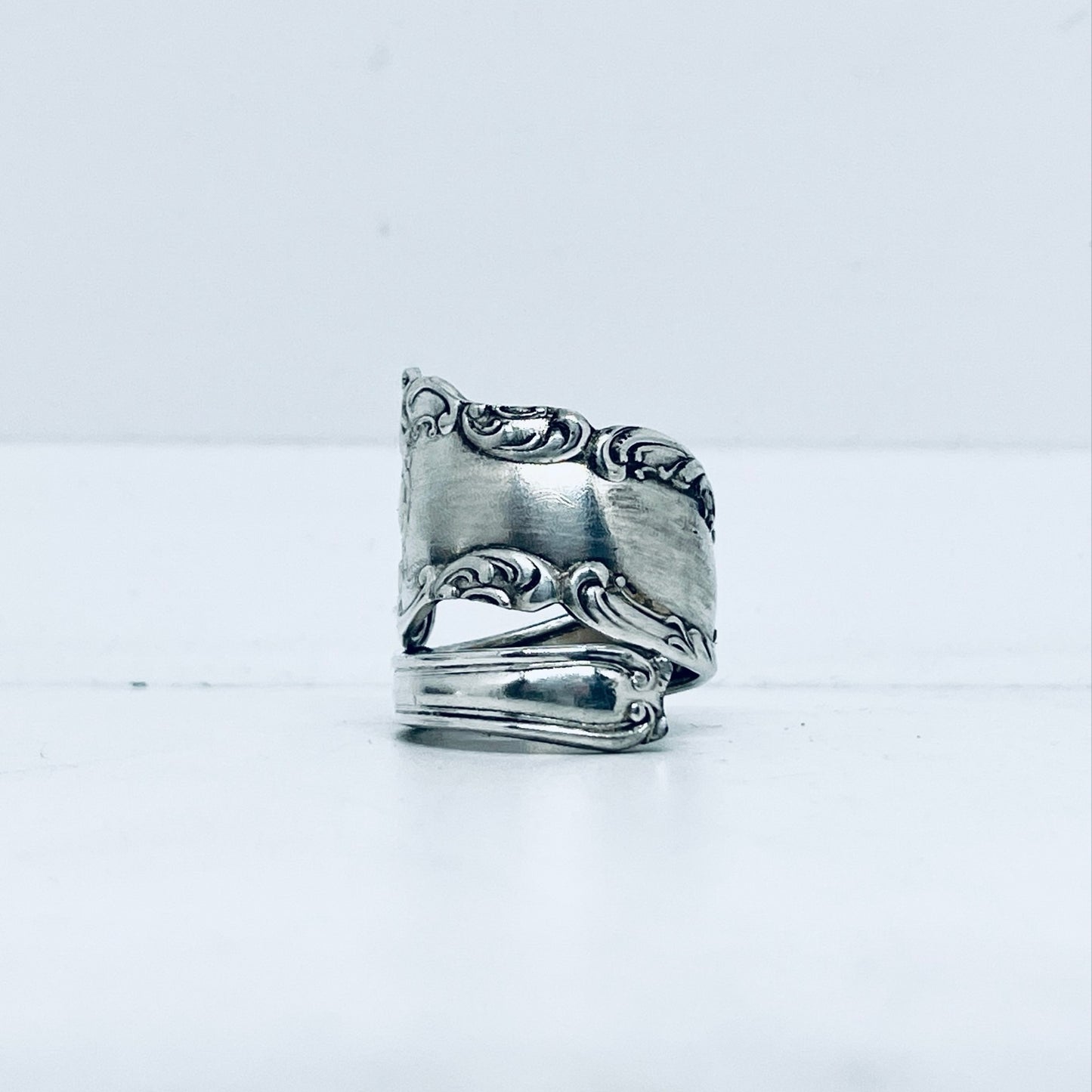 Anello Artigianale Mod. SPIRALE Realizzato con Antica posata in Argento (Prima Metà del ’900)