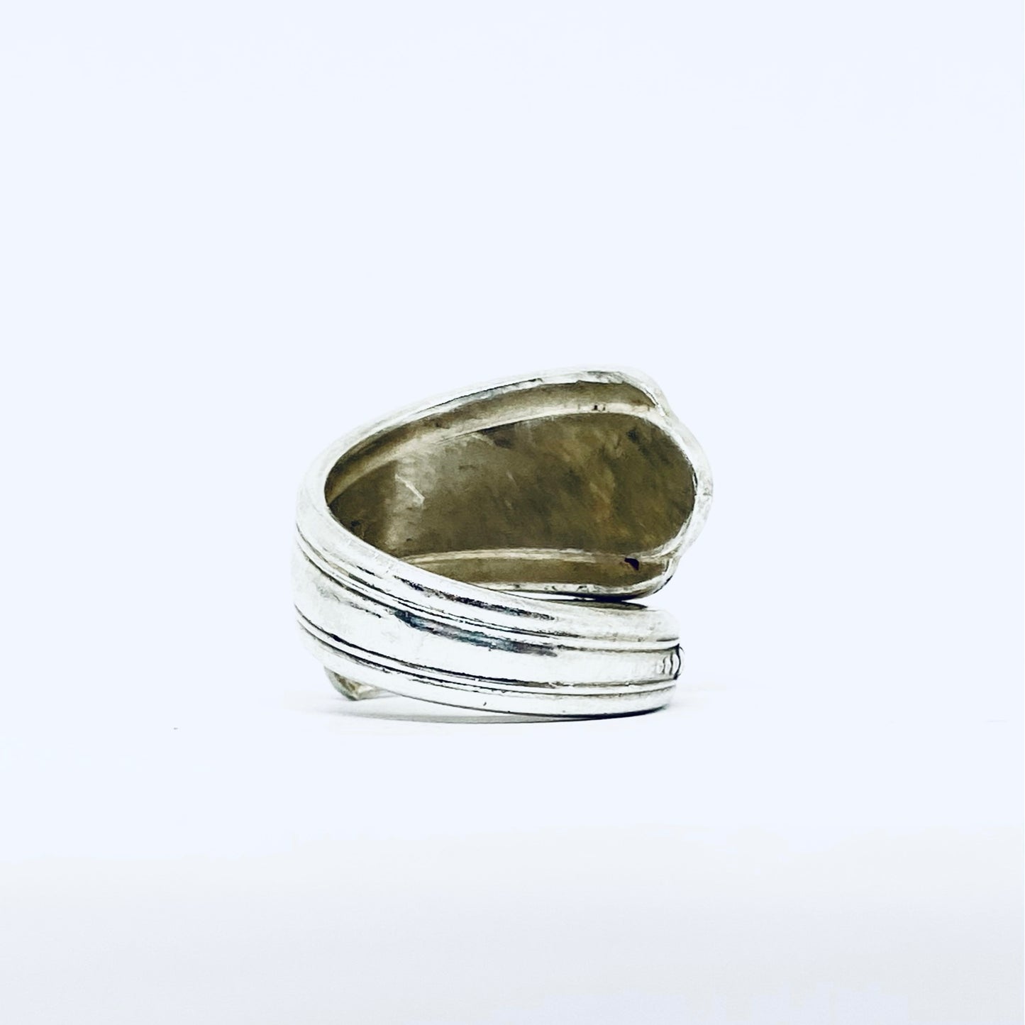 Anello Artigianale con Iniziale M