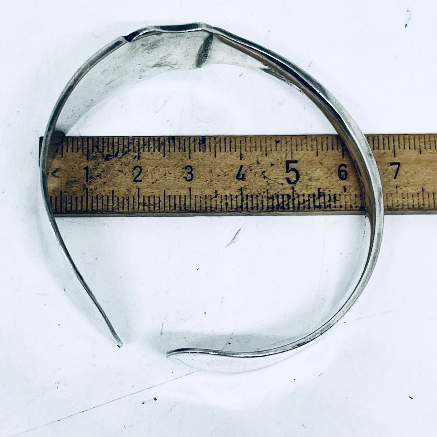 Bracciale Artigianale Mod. MASTER BUTTER KNIFE Realizzato con Antica posata in Argento (Prima Metà del ’900)