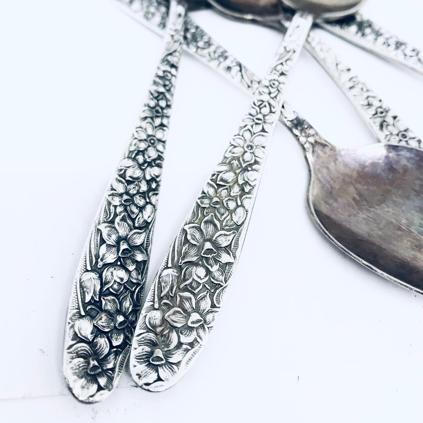 Anello Artigianale TEMPESTA DI NARCISI Mod. SPIRALE Realizzato con Antica posata in Argento (Prima Metà del ’900)