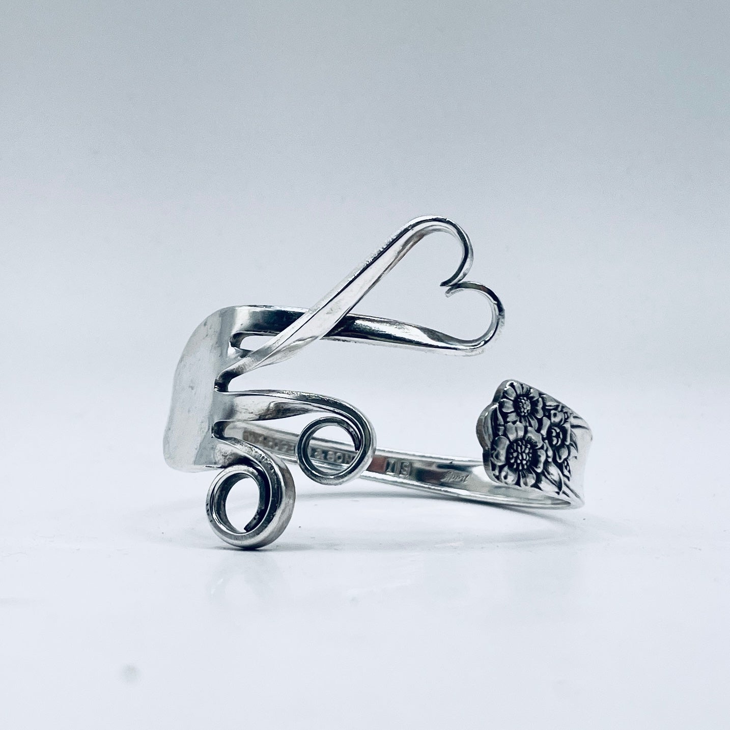 Bracciale Artigianale GIRASOLI Mod. FORCHETTA CUORE/CLASSICO Realizzato con Antica posata in lega d’argento (Prima Metà del ’900)