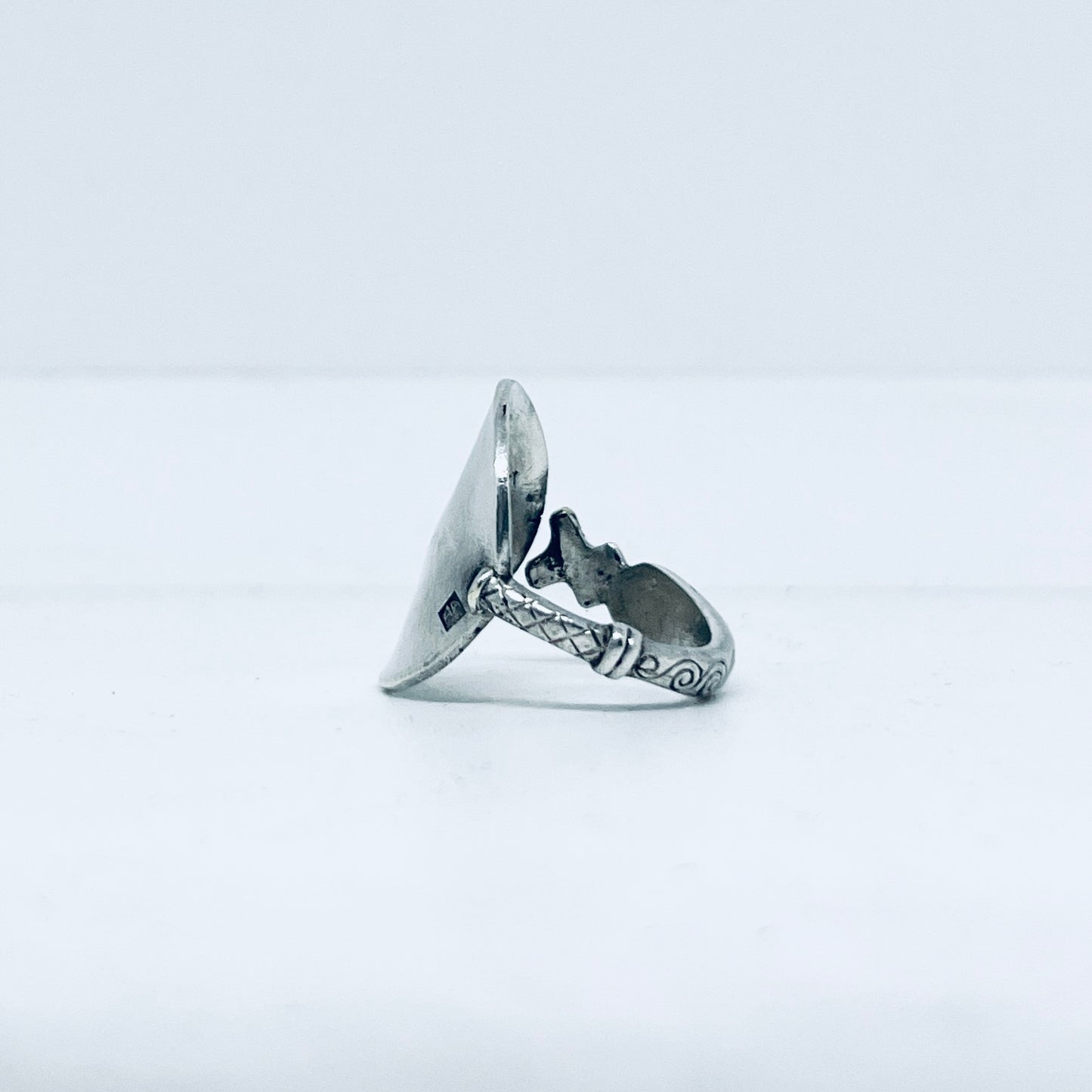 Anello Artigianale CELTICO Mod. FALANGINA Realizzato con intero Antico Cucchiaino in Argento (Prima Metà del ’900)
