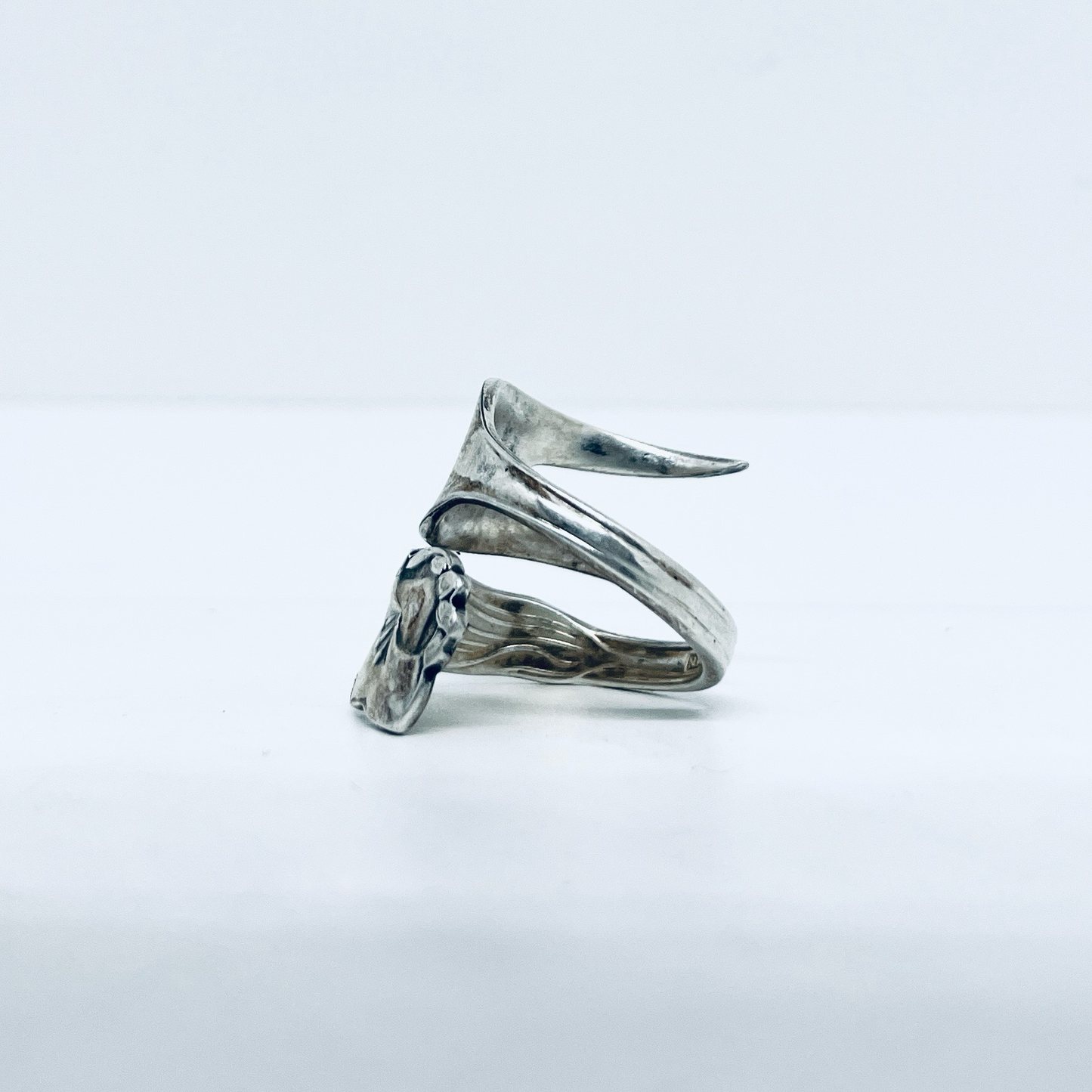 Anello Artigianale Mod. FORCHETTINA CAMPANULA Realizzato con intera antica forchettina in Argento (Prima Metà del ’900)