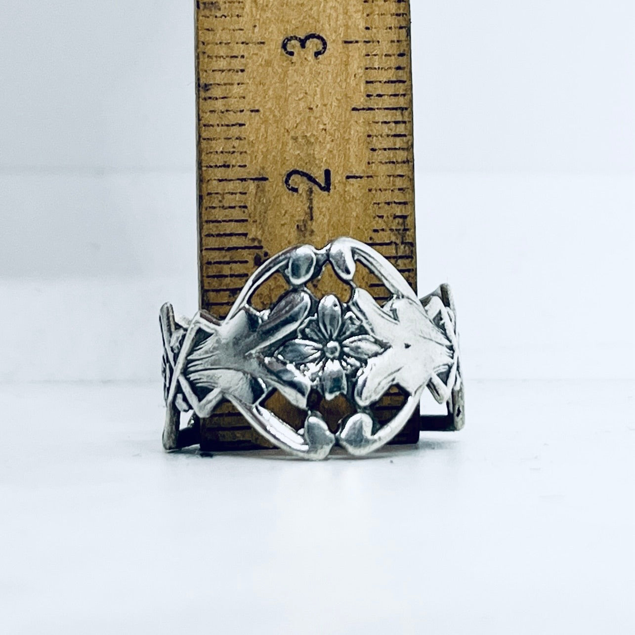 Anello Artigianale FIORE TONDO Mod. SPILLA Realizzato con Antica spilla in Argento (Prima Metà del ’900)