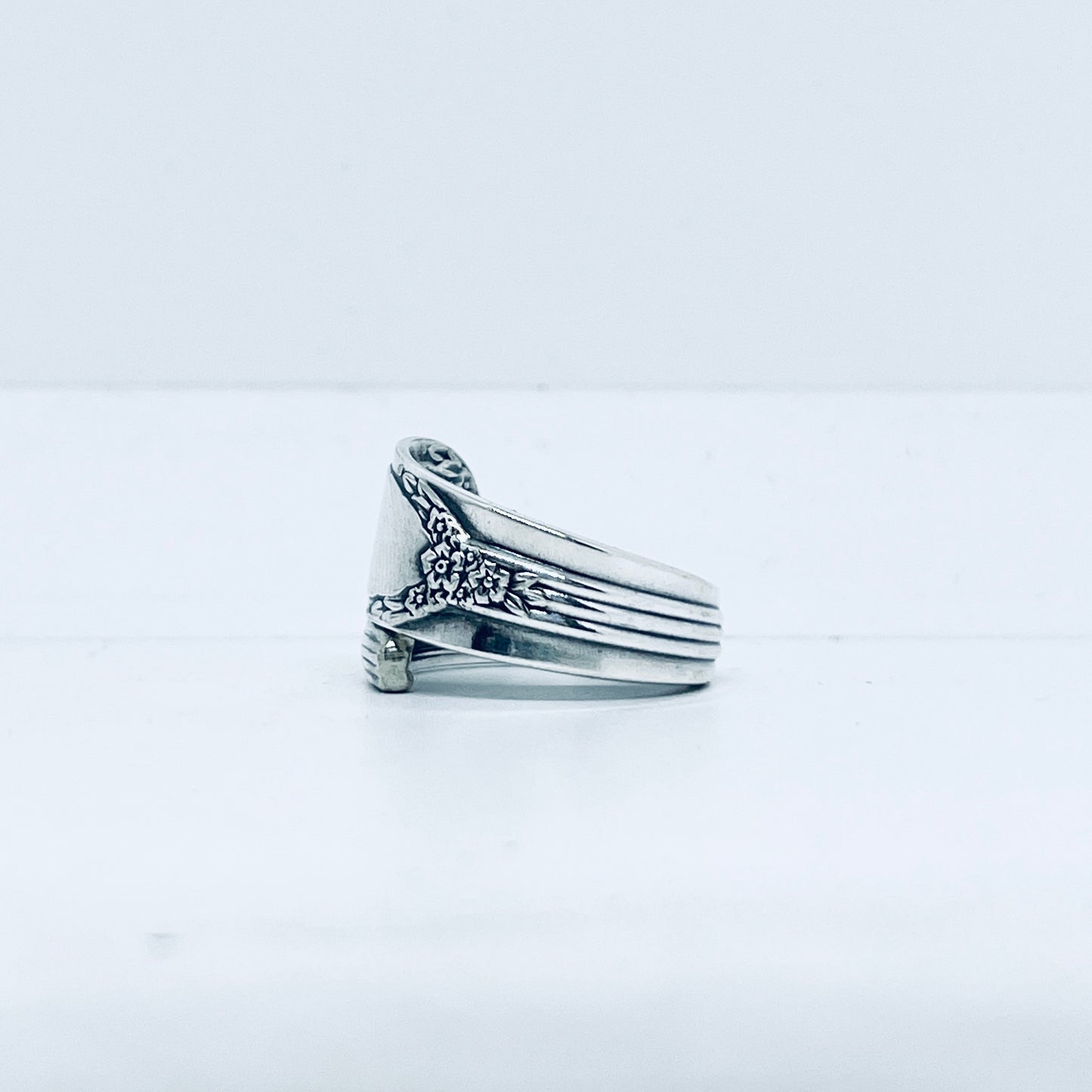 Anello Artigianale Mod. SPIRALE Realizzato con Antica posata in Argento (Prima Metà del ’900)