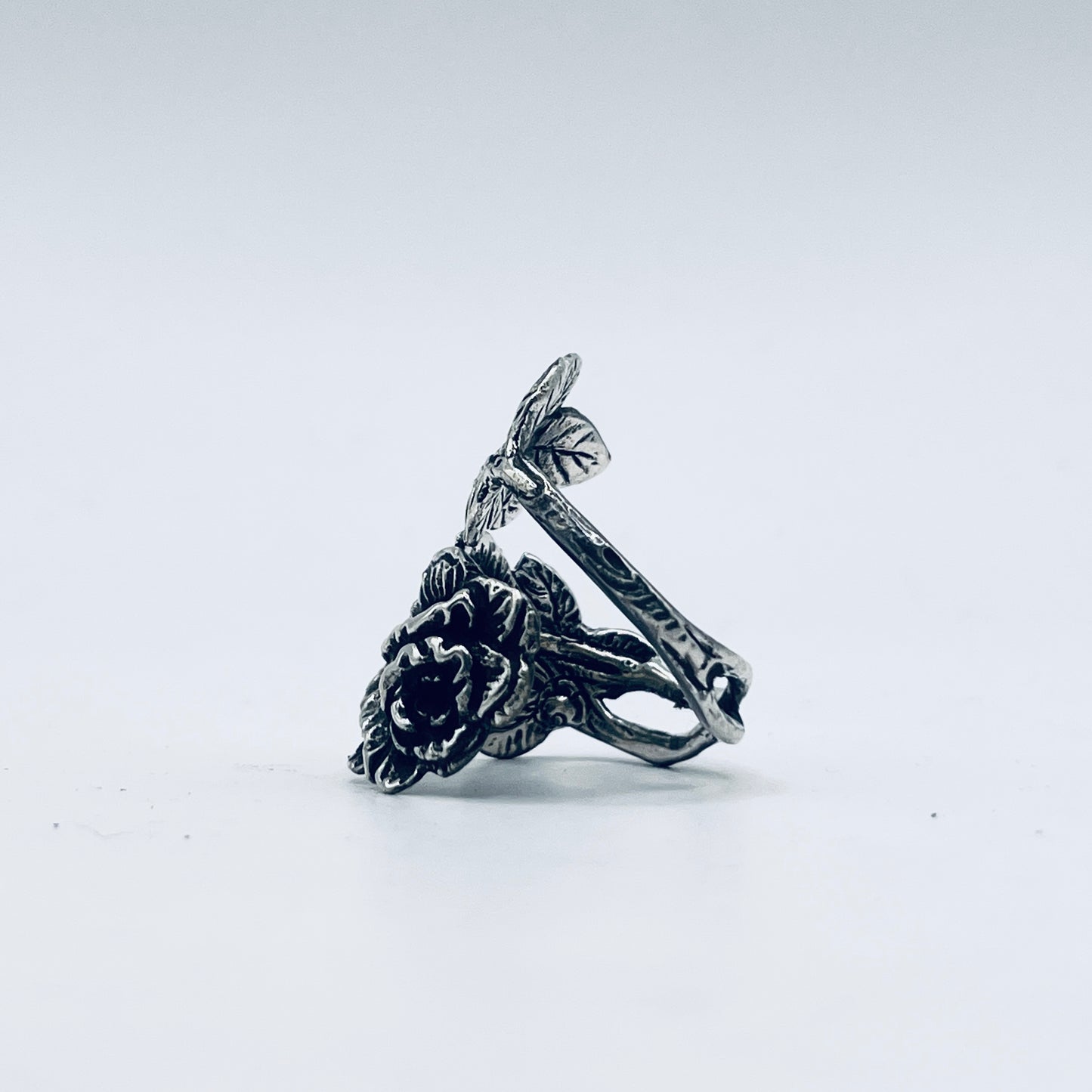 Anello Artigianale ROSA&FOGLIA Mod. PINZETTA Realizzato con Antica posata in Argento 835 (Prima Metà del ’900)