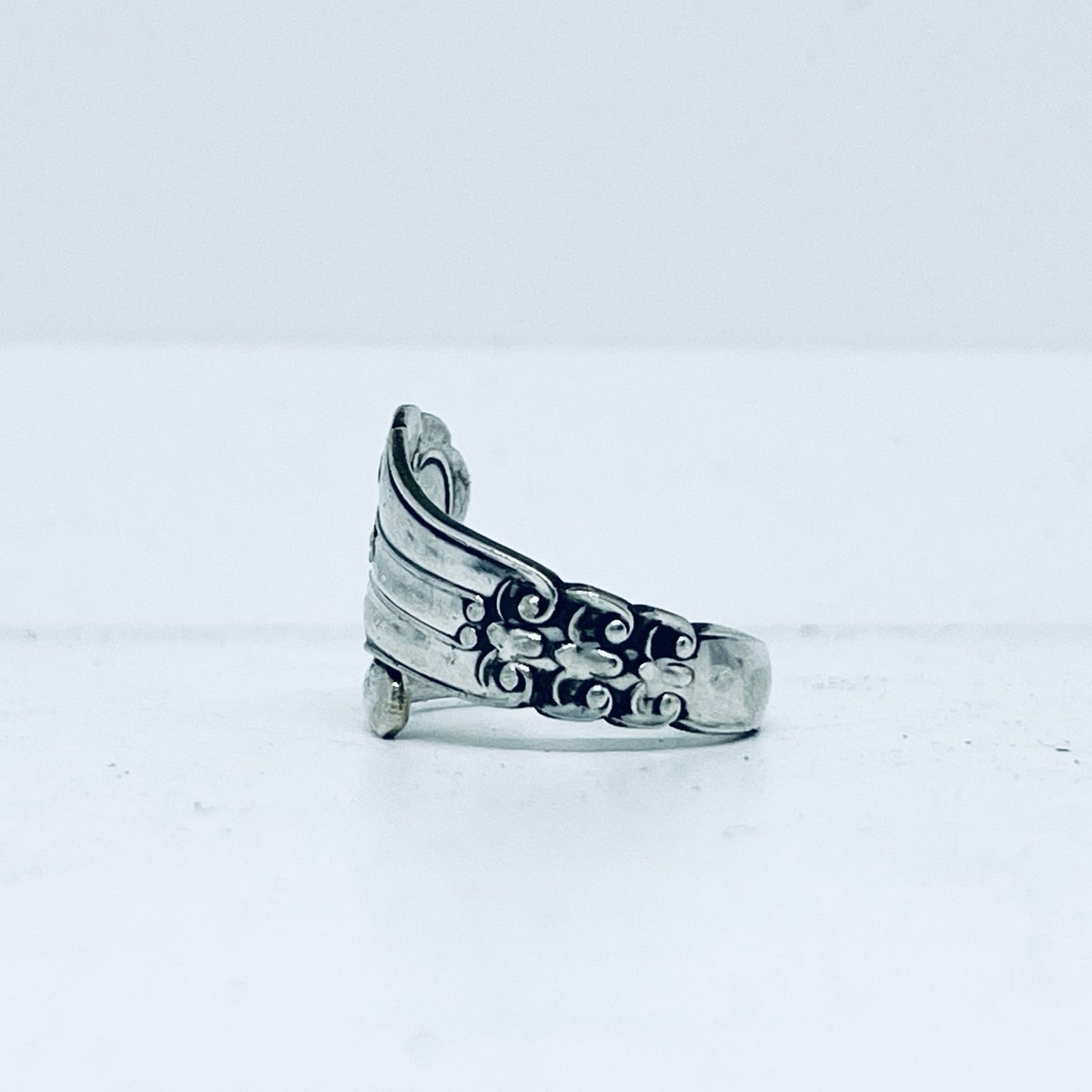 Anello Artigianale NONTISCORDARDIMÉ Mod. SPIRALE Realizzato con Antica posata in Argento (Prima Metà del ’900)