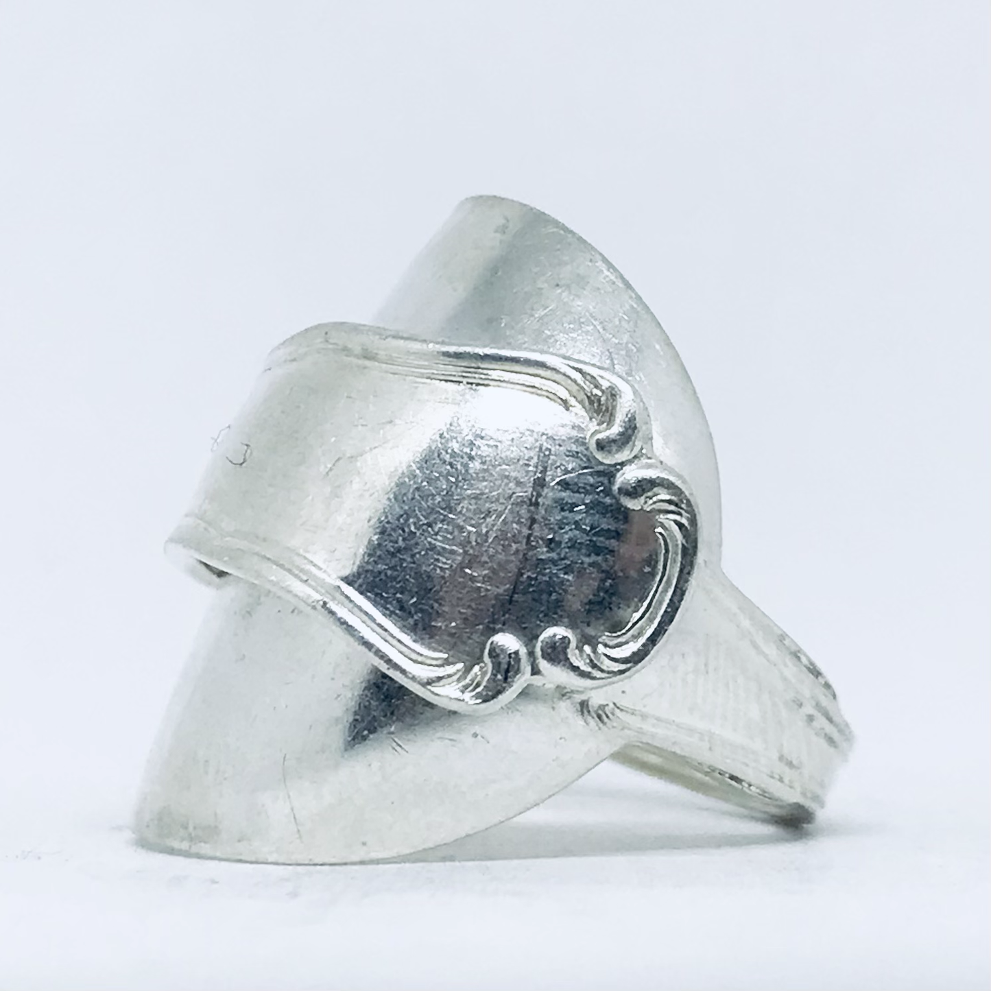 Anello Artigianale Mod. INTERO Realizzato con intero Antico Cucchiaino in Argento (Prima Metà del ’900)