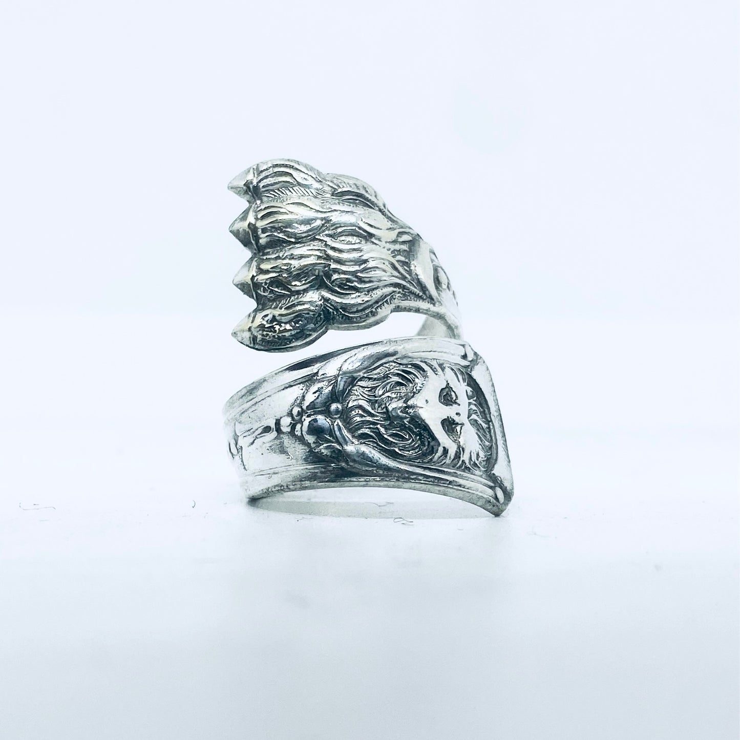 Anello Artigianale ZAMPA LEONE Mod. PINZETTA Realizzato con Antica posata in Argento (Prima Metà del ’900)
