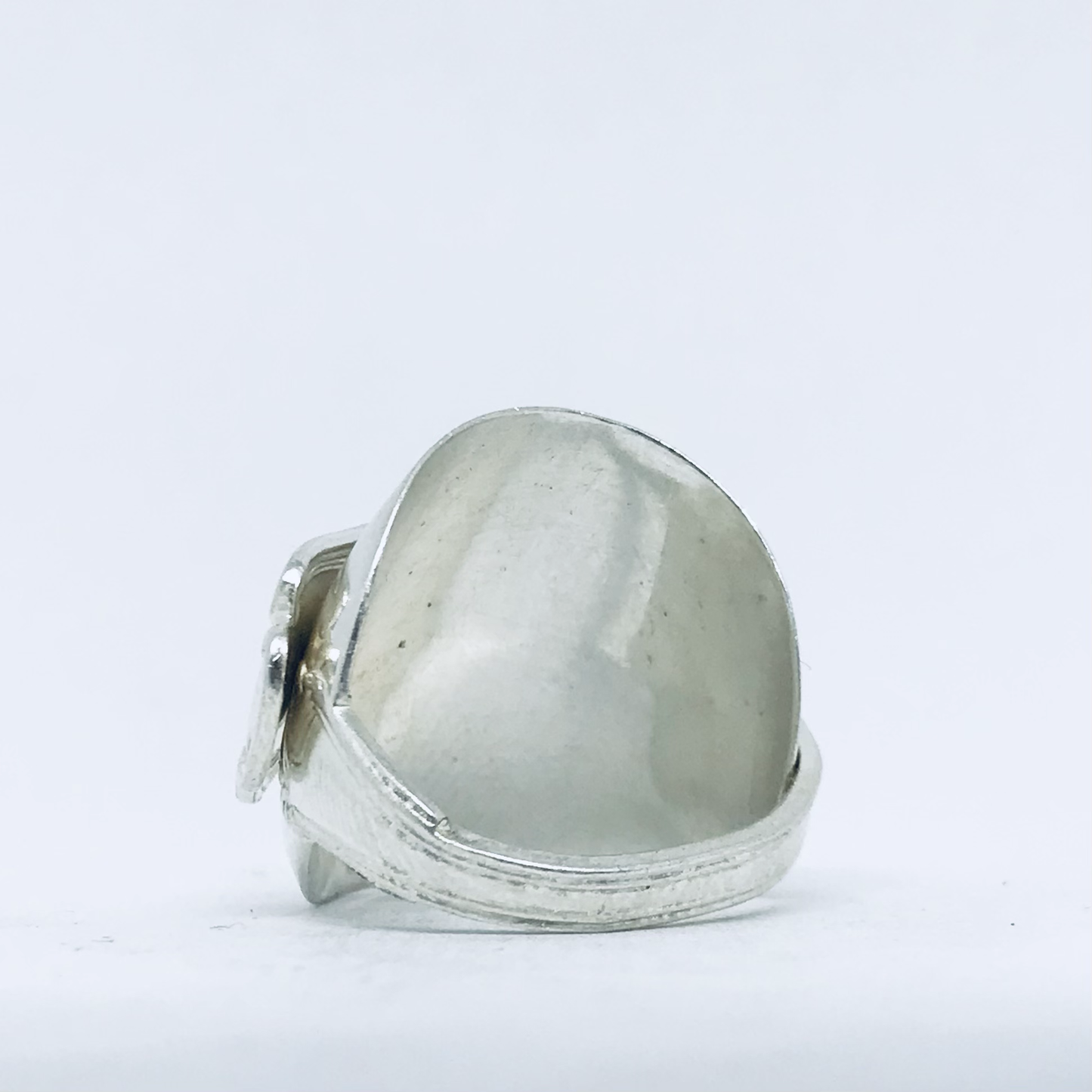 Anello Artigianale Mod. INTERO Realizzato con intero Antico Cucchiaino in Argento (Prima Metà del ’900)