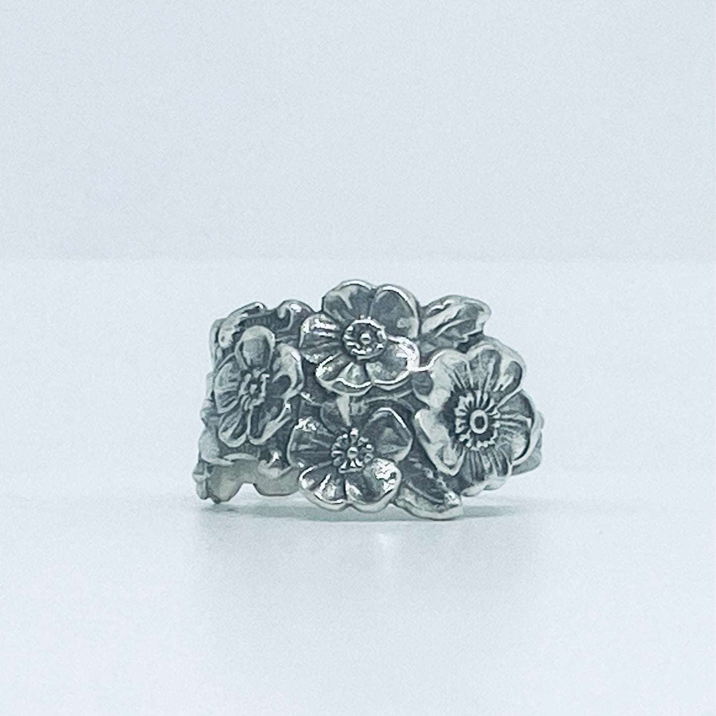 Anello Artigianale TEMPESTA DI FIORI Mod. CLASSICO/SPIRALE Realizzato con Antica posata in Argento (Prima Metà del ’900)