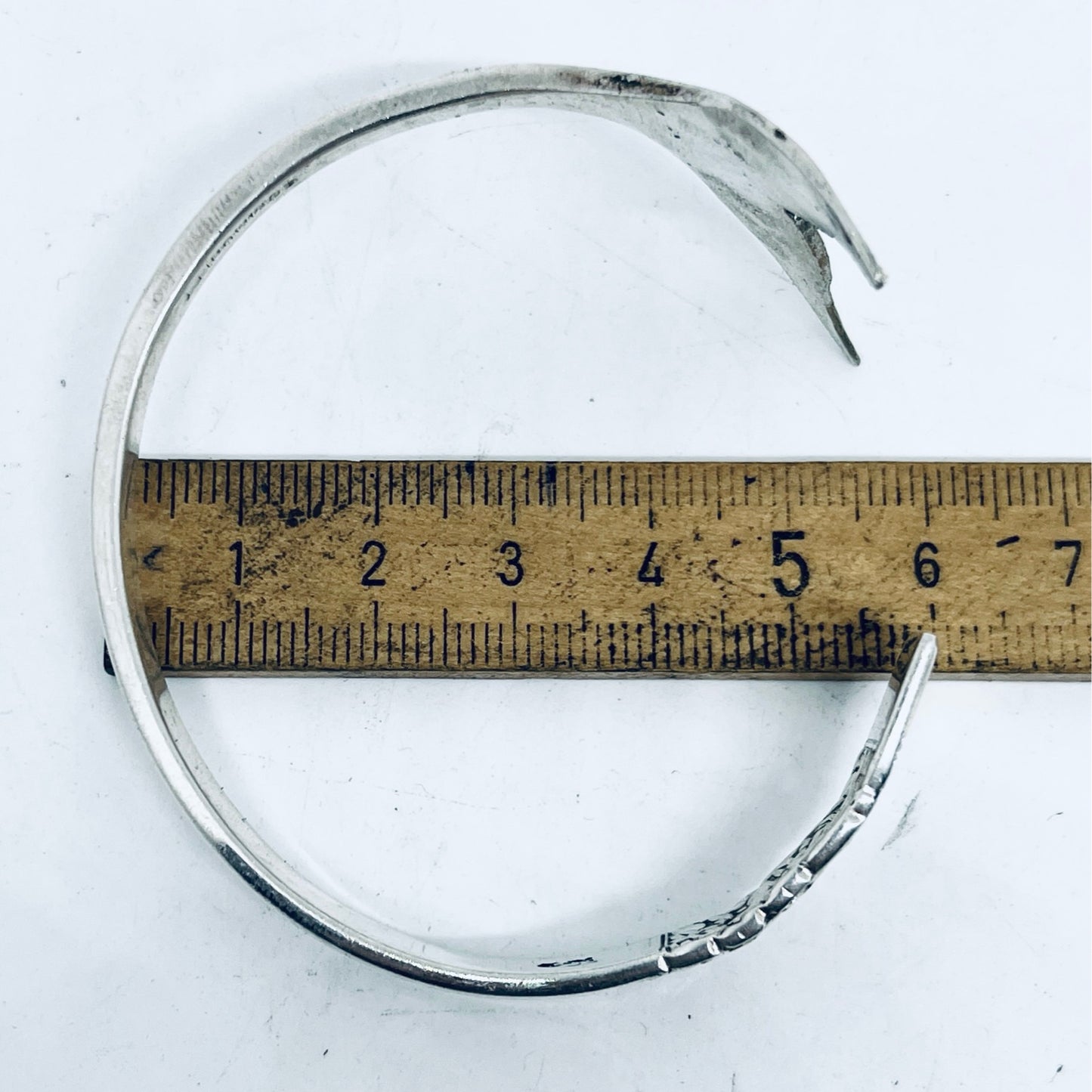 Bracciale Artigianale Mod. CODA MARTELLATA Realizzato con Antica posata in Argento (Prima Metà del ’900)