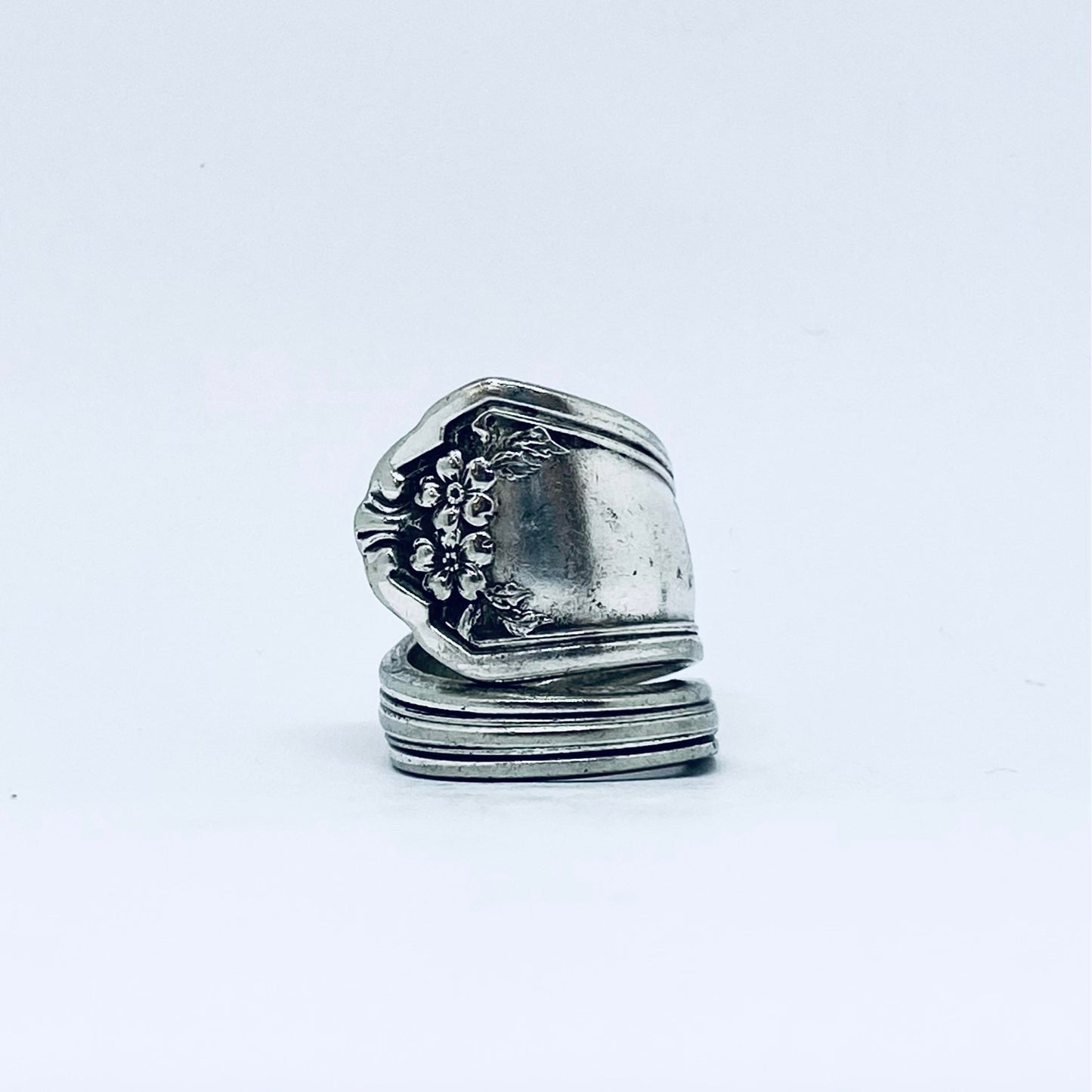 Anello Artigianale Mod. SPIRALE Realizzato con Antica posata in Argento (Prima Metà del ’900)