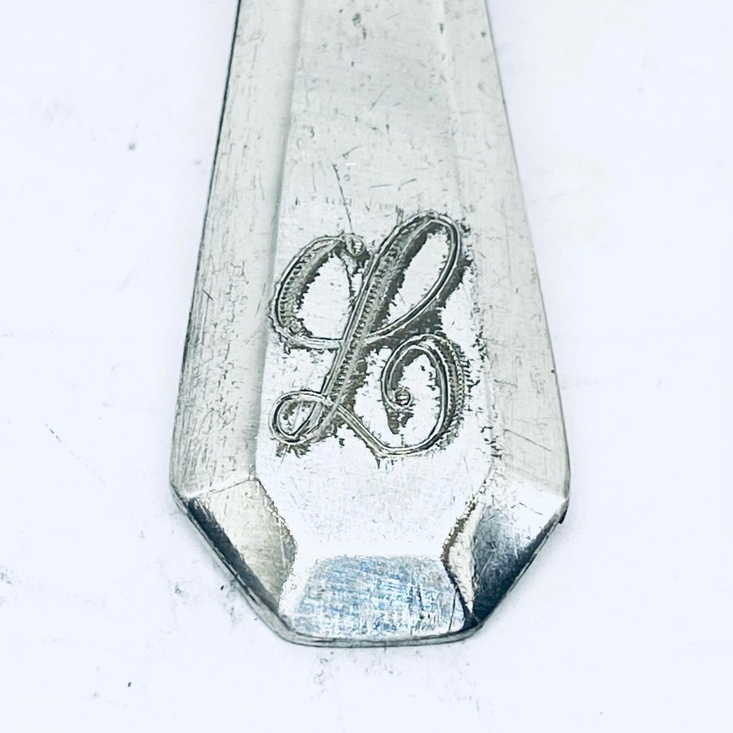 Anello Artigianale con Iniziale L