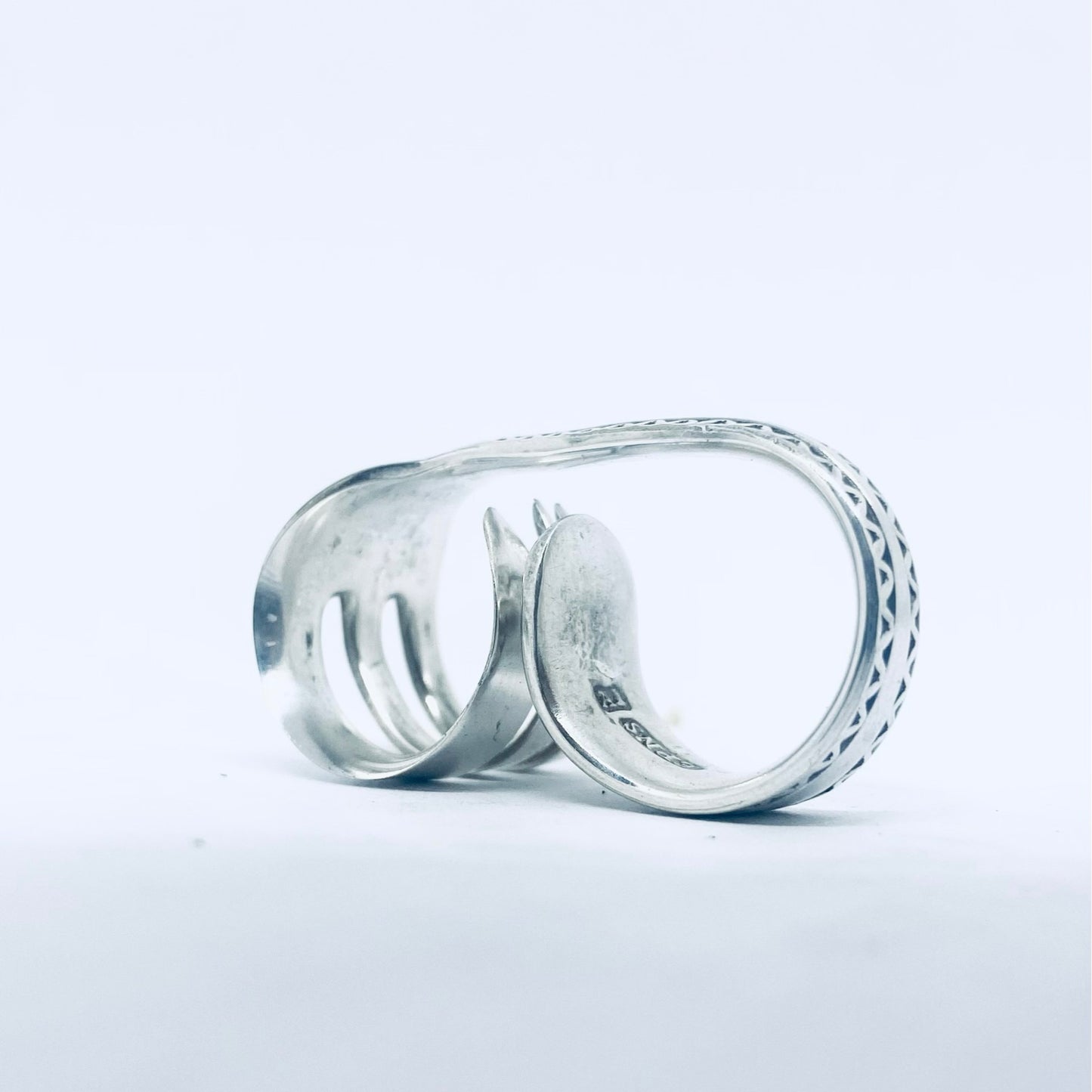 Anello Artigianale FORCHETTINA Mod. DOPPIO TIRAPUGNI Realizzato con Antica posata in Argento (Prima Metà del ’900)