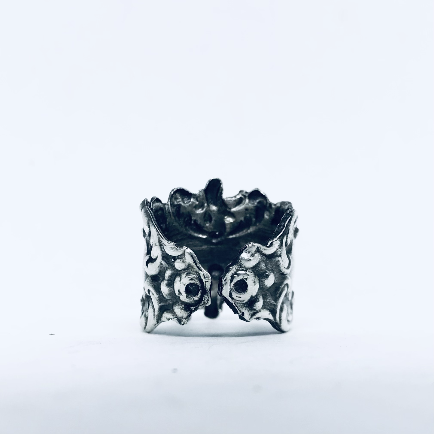 Anello Artigianale “BOCCHETTA SERRATURA ONDA” Realizzato con bocchetta serratura in Argento (Prima Metà del ’900)