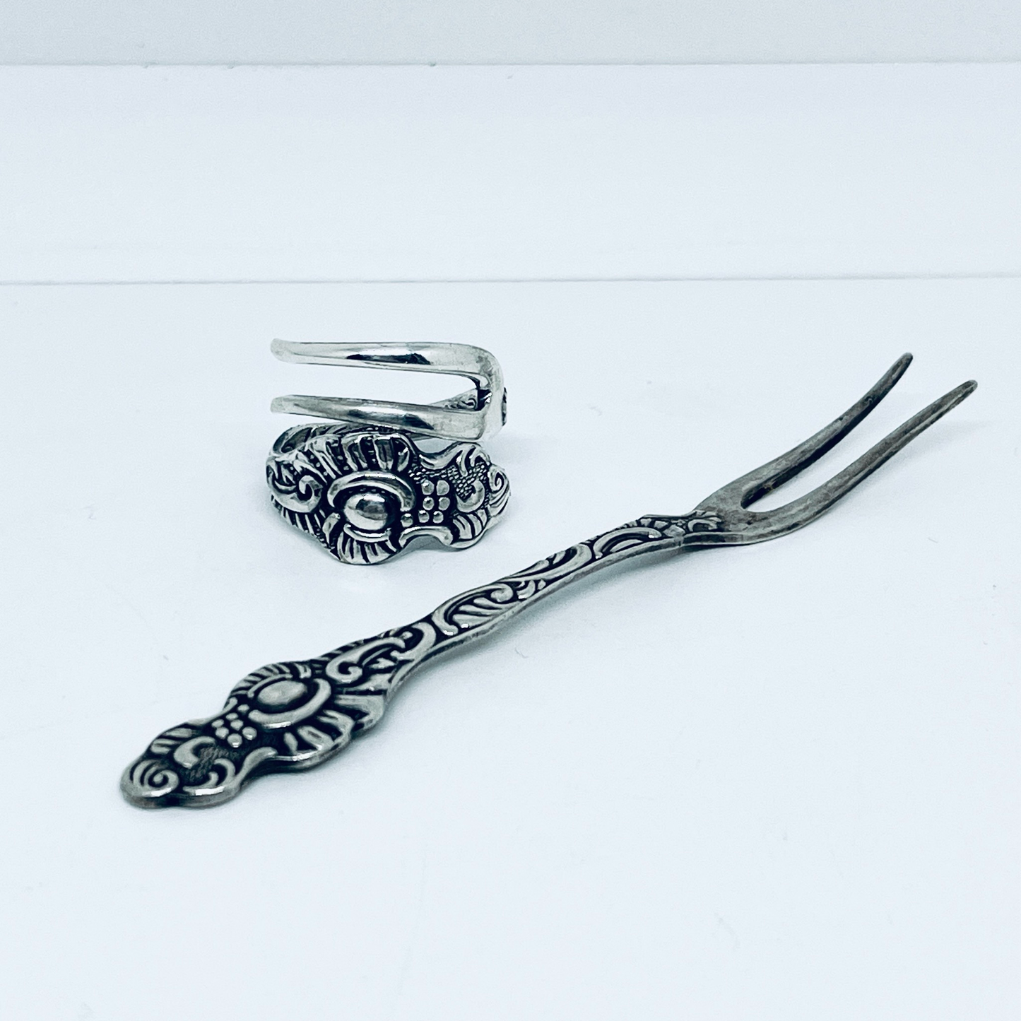 Anello Artigianale Mod. FORCHETTINA Realizzato con intera antica forchettina in Argento (Prima Metà del ’900)