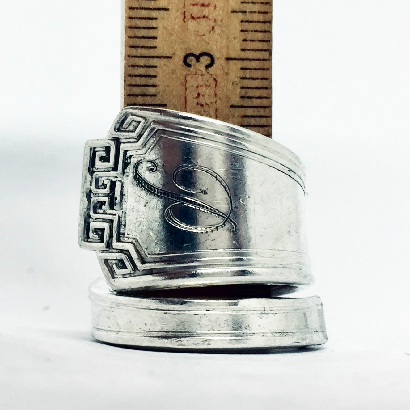 Anello Artigianale con Iniziale P