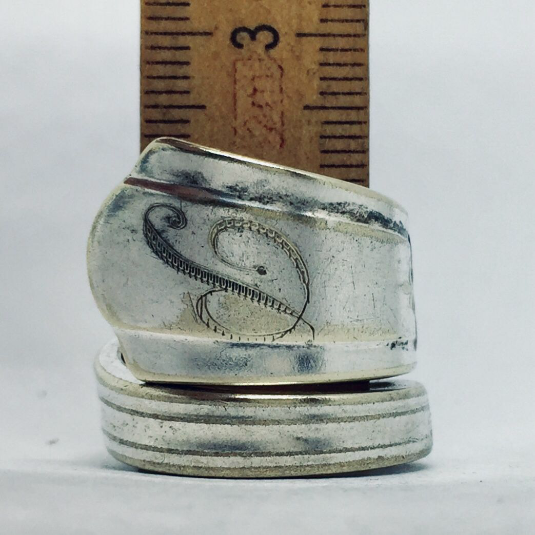 Anello Artigianale con Iniziale P