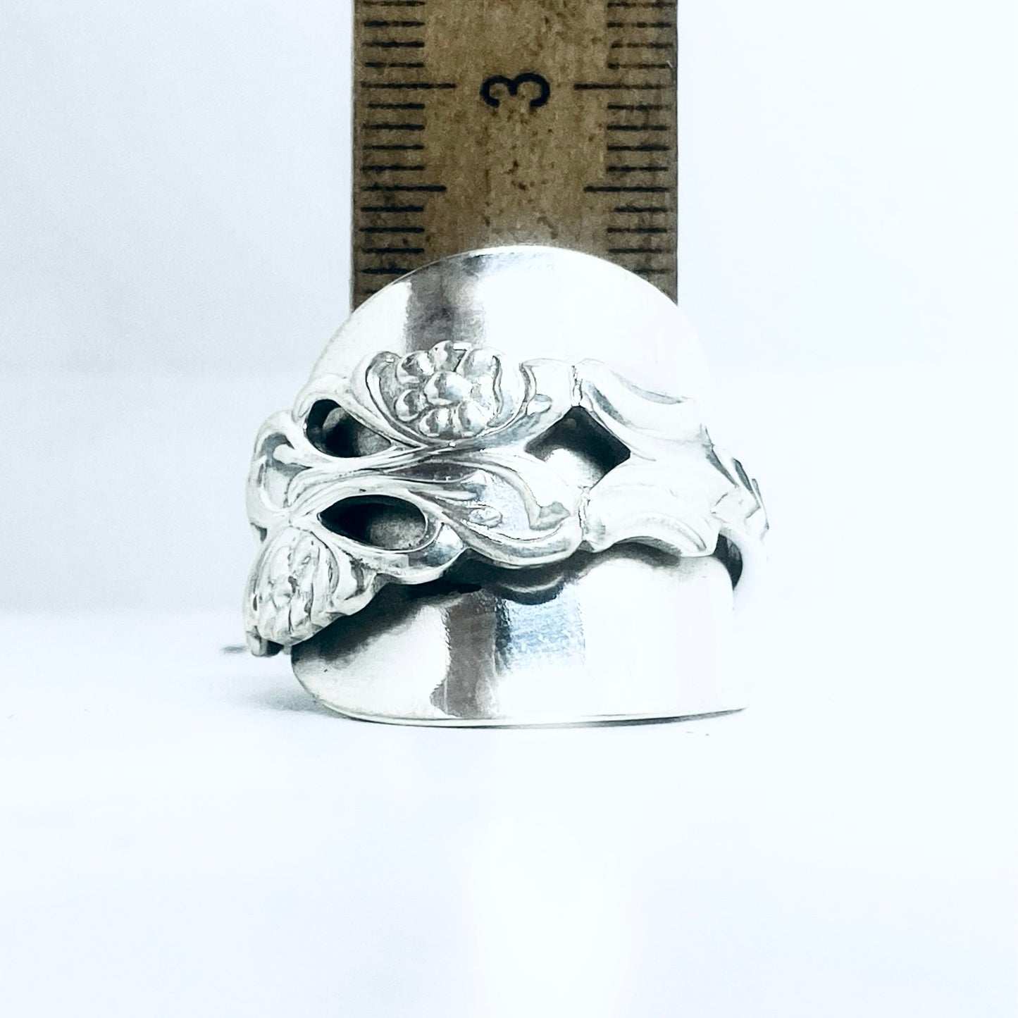 Anello Artigianale TRAFORO Mod. INTERO Realizzato con intero Antico Cucchiaino in Argento (Prima Metà del ’900)