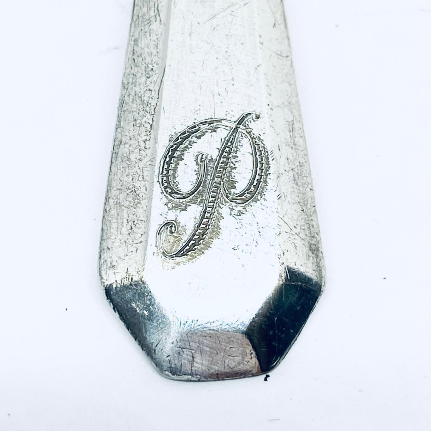Anello Artigianale con Iniziale P