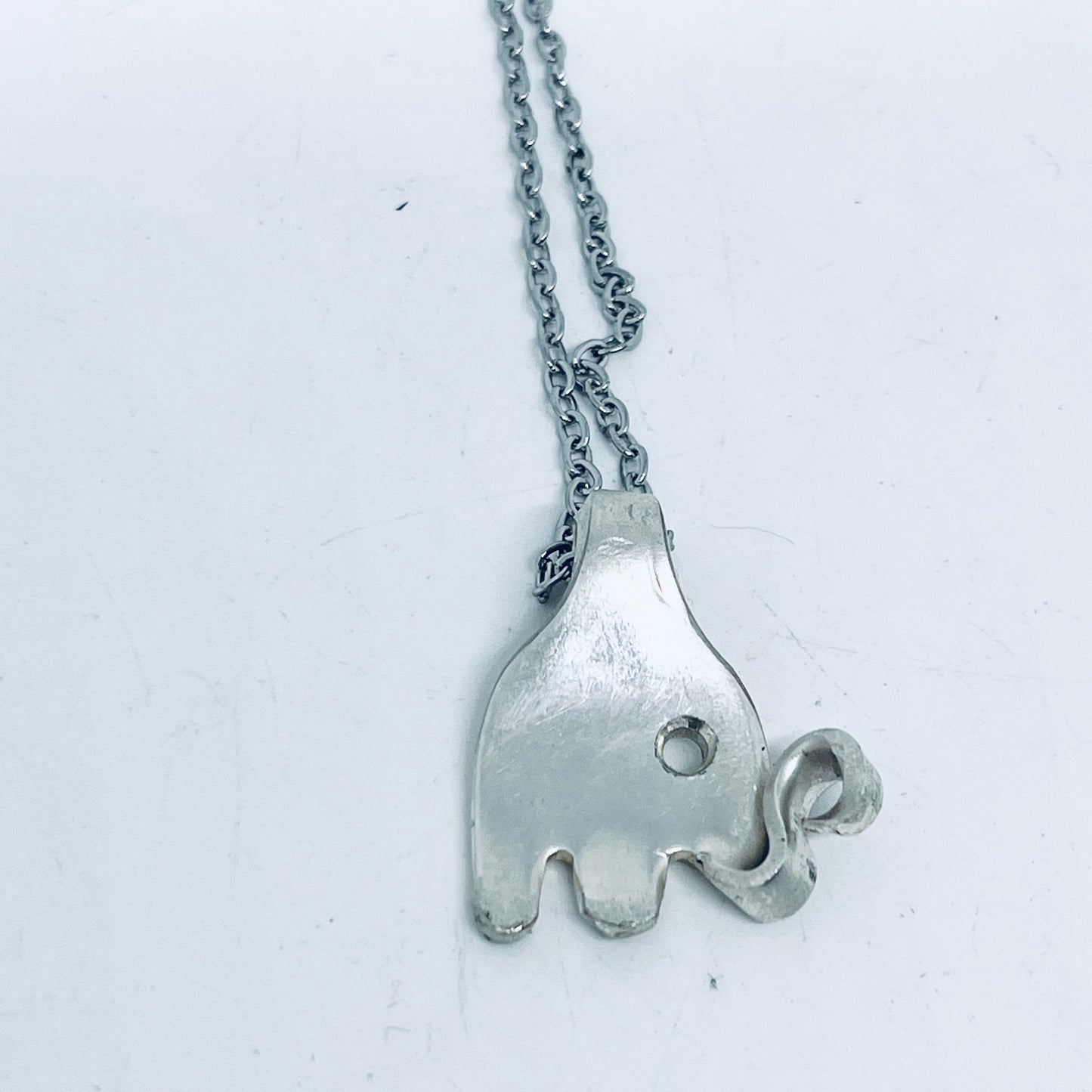 Pendente Artigianale Mod. MINI ELEFANTE Realizzato con Antica Posata in Argento (Prima Metà del ’900)