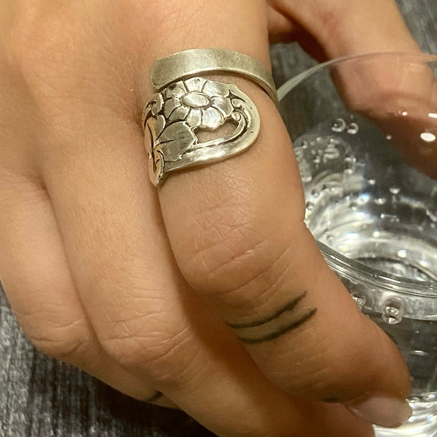 Anello Artigianale FIORE LIBERTY Mod. CLASSICO/SPIRALE Realizzato con Antica posata in Argento (Prima Metà del ’900)
