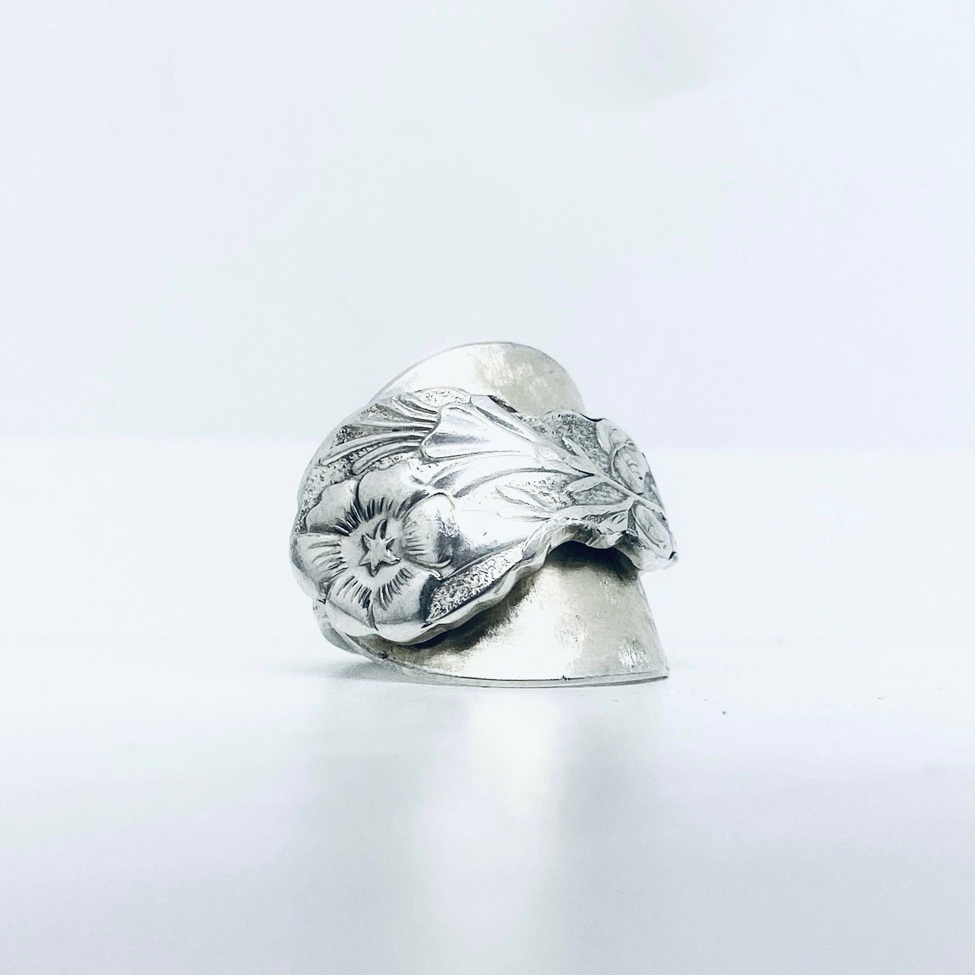 Anello Artigianale FIORE Mod. INTERO Realizzato con intero Antico Cucchiaino in Argento (Prima Metà del ’900)