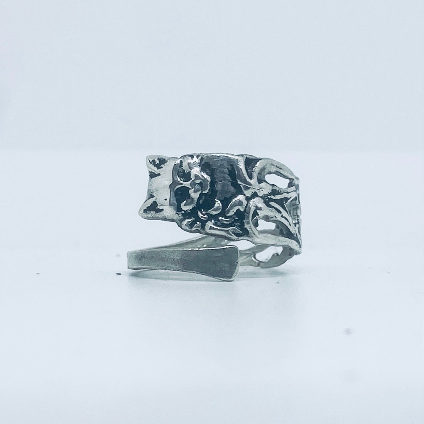Anello Artigianale GATTO Mod. CLASSICO/SPIRALE Realizzato con Antica posata in Argento (Prima Metà del ’900)