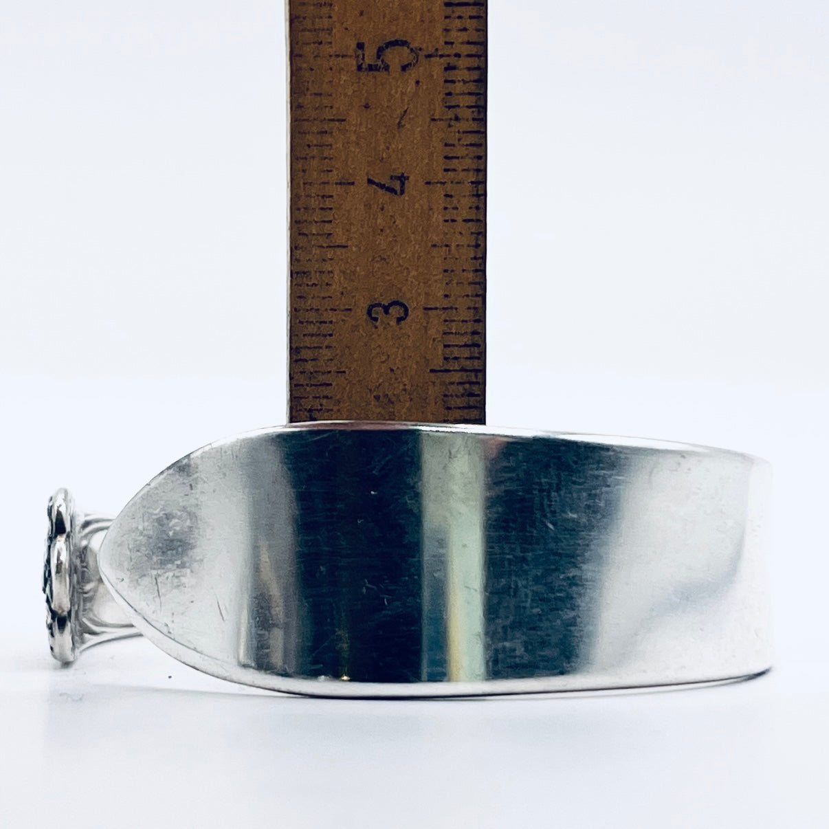Bracciale Artigianale GIRASOLI Mod. MASTER BUTTER KNIFE Realizzato con Antica posata in Argento (Prima Metà del ’900)