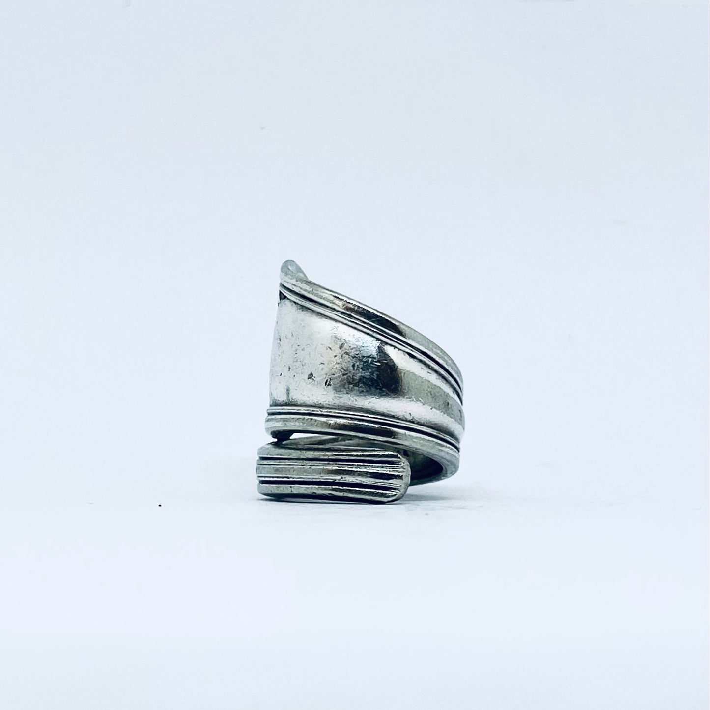 Anello Artigianale Mod. SPIRALE Realizzato con Antica posata in Argento (Prima Metà del ’900)