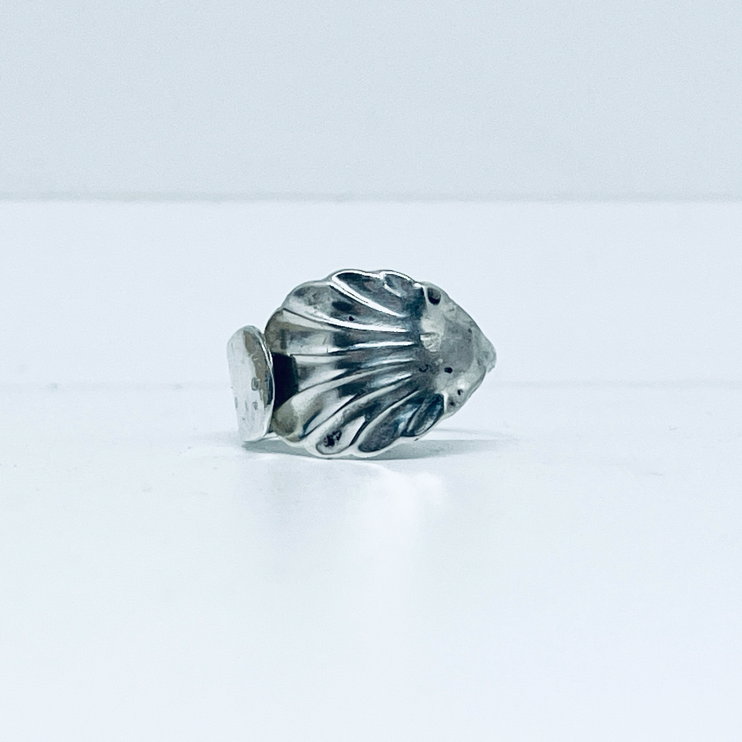 Anello Artigianale SALE STELLA CHE e CONCHIGLIA Mod. INTERO Realizzato con intero Antico Cucchiaino in Argento (Prima Metà del ’900)