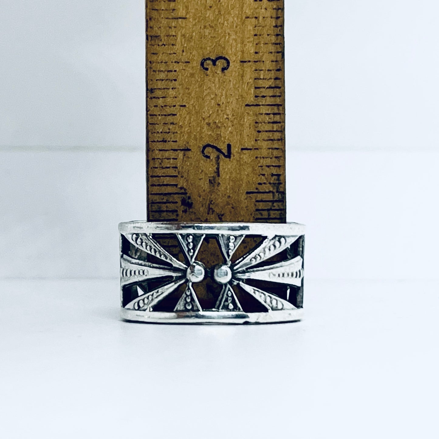 Anello Artigianale ASTRO Mod. SPILLA Realizzato con Antica spilla in Argento (Prima Metà del ’900)
