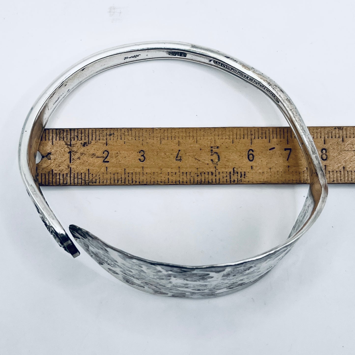 Bracciale Artigianale GIRASOLI Mod. CUCCHIAIO MARTELLATO Realizzato con Antica posata in Argento (Prima Metà del ’900)