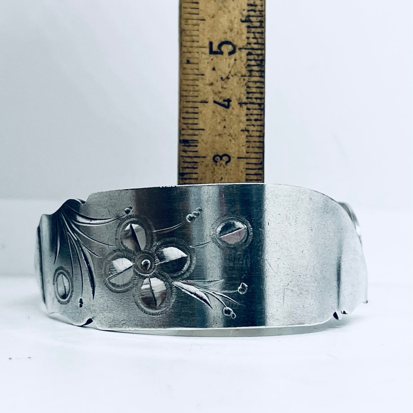 Bracciale Artigianale Mod. MASTER BUTTER KNIFE Realizzato con Antica posata in Argento (Prima Metà del ’900)