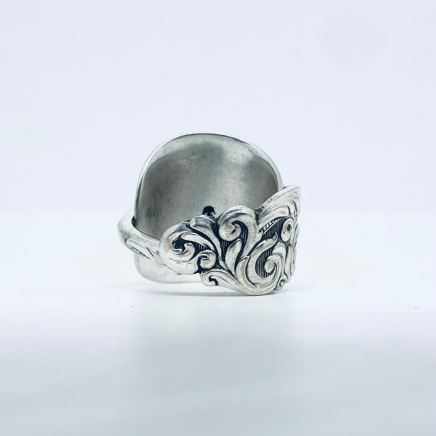 Anello Artigianale SUPER DECORO Mod. INTERO Realizzato con intero Antico Cucchiaino in Argento (Prima Metà del ’900)