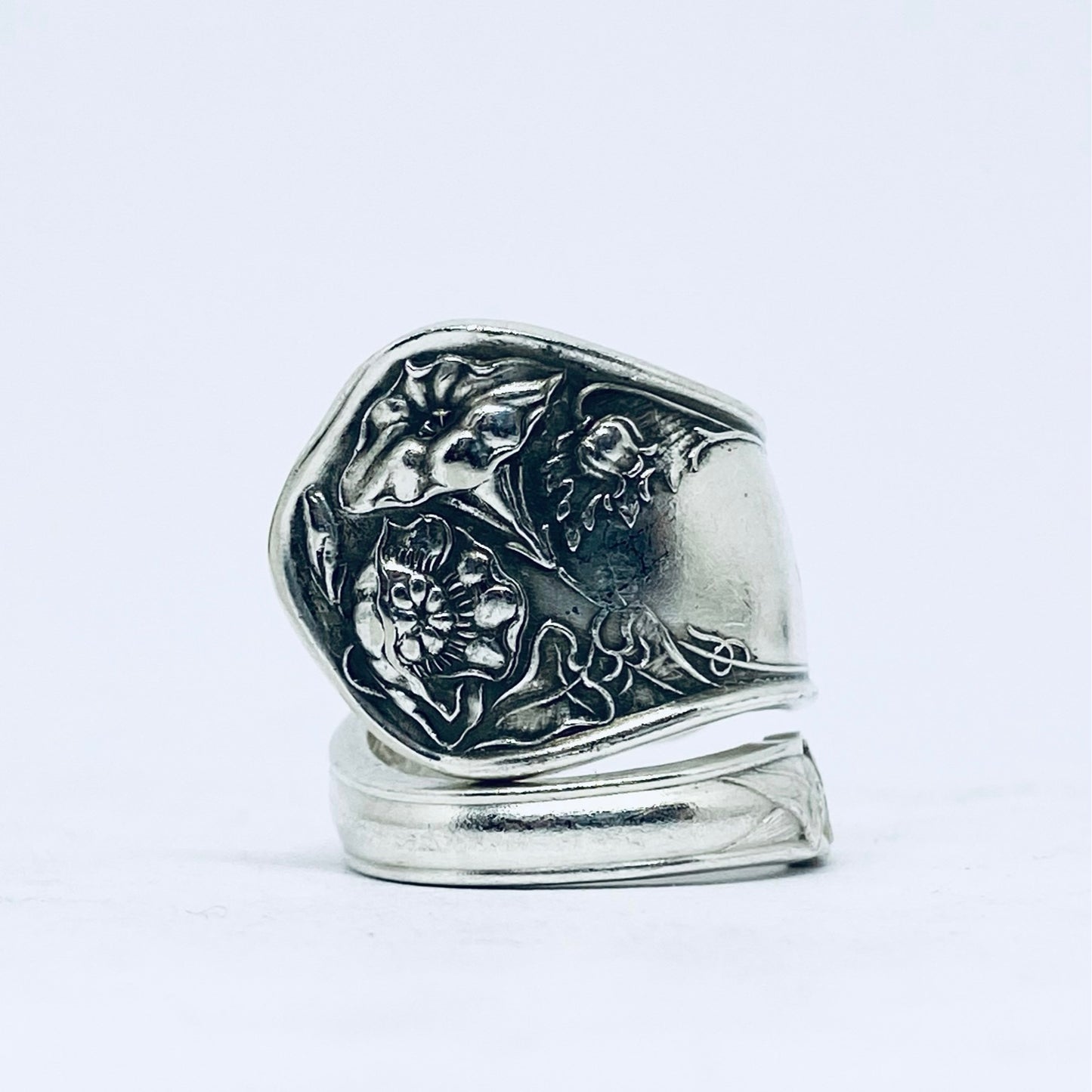 Anello Artigianale CAMPANULA Mod. SPIRALE Realizzato con Antica posata in Argento (Prima Metà del ’900)
