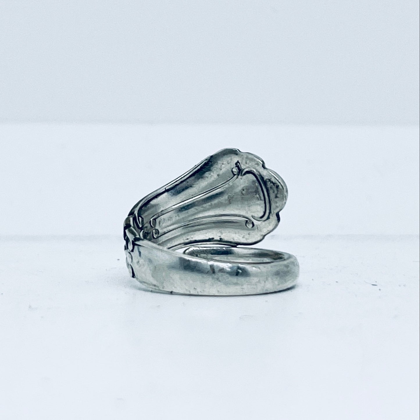 Anello Artigianale NONTISCORDARDIMÉ Mod. SPIRALE Realizzato con Antica posata in Argento (Prima Metà del ’900)