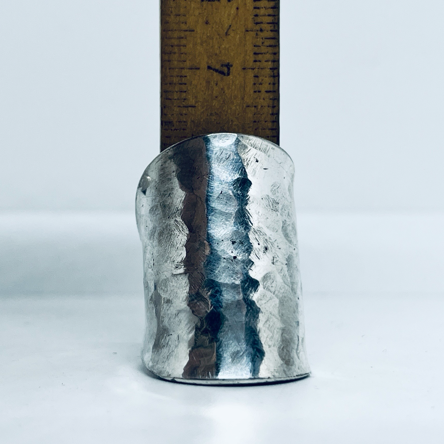 Anello Artigianale FASCIONA MARTELLATA Mod. CLASSICO Realizzato con Antica posata in Argento (Prima Metà del ’900)