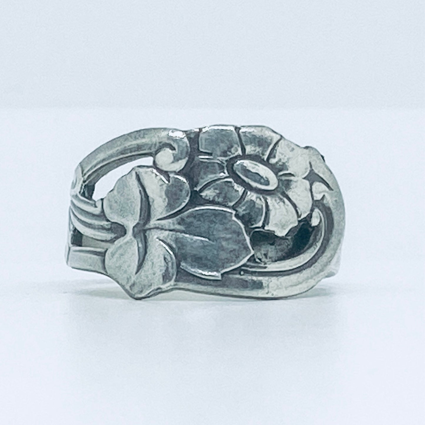 Anello Artigianale FIORE LIBERTY Mod. CLASSICO/SPIRALE Realizzato con Antica posata in Argento (Prima Metà del ’900)