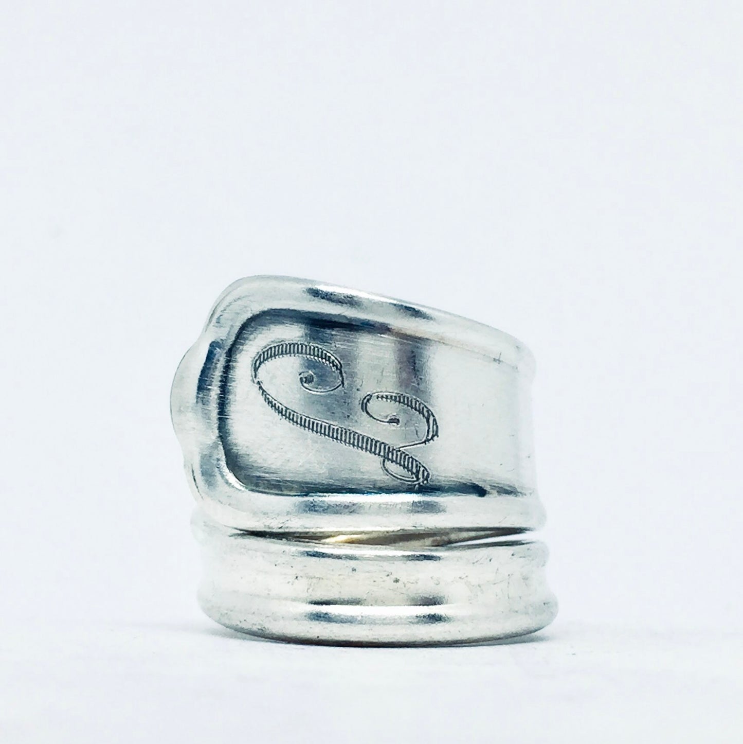 Anello Artigianale con Iniziale I