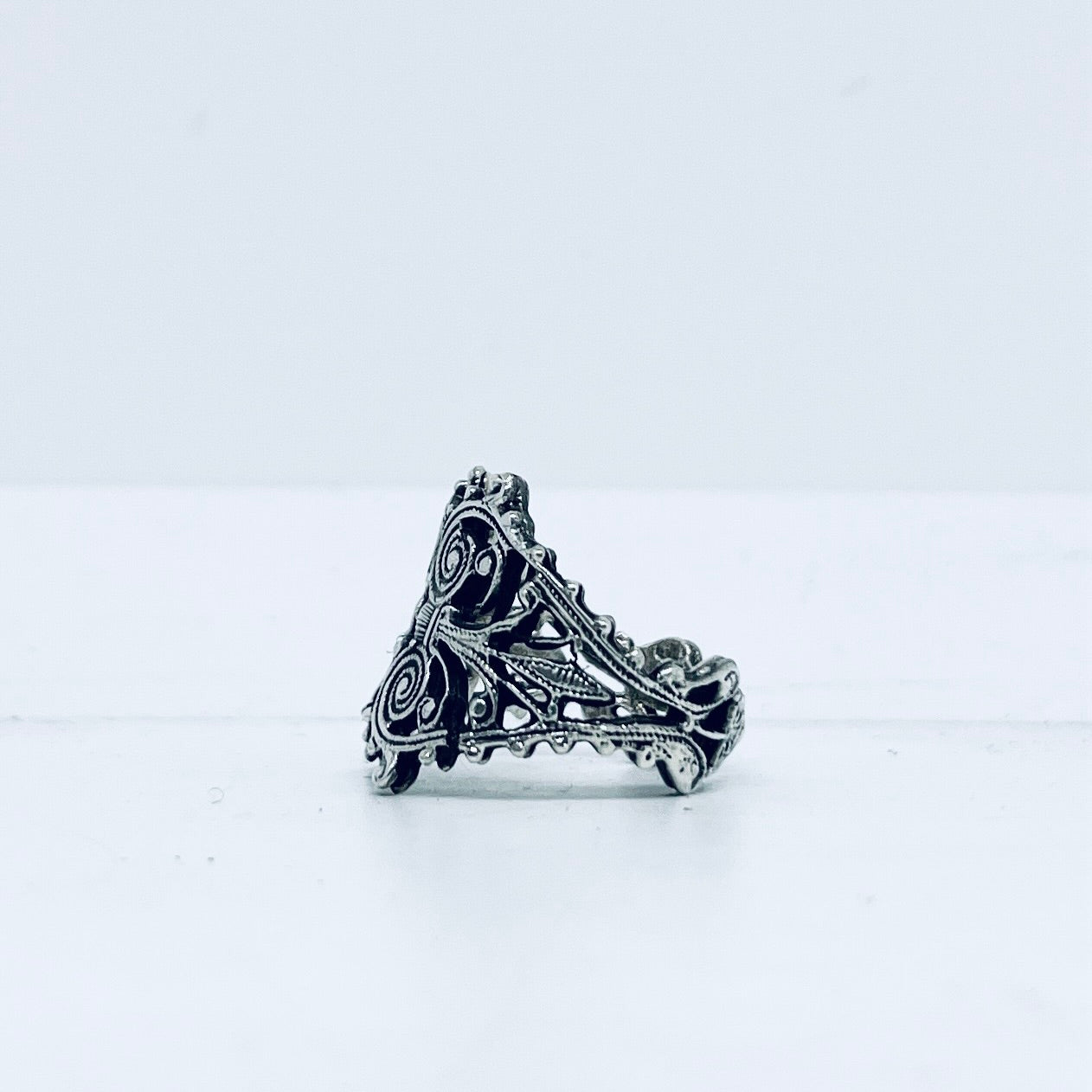Anello Artigianale “BOCCHETTA SERRATURA 4 SPIRALI” Realizzato con bocchetta serratura in Argento (Prima Metà del ’900)