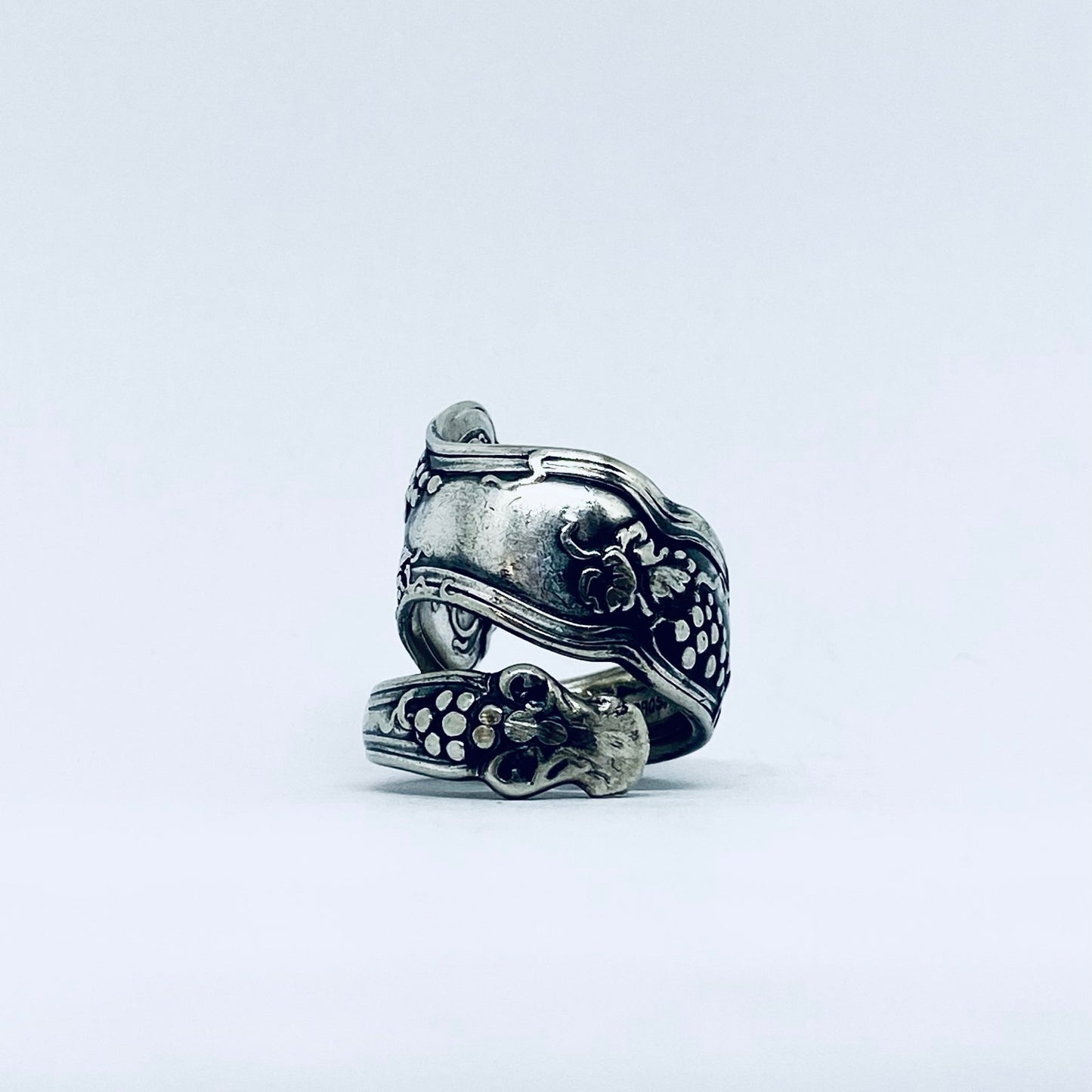Anello Artigianale UVA Mod. SPIRALE Realizzato con Antica posata in Argento (Prima Metà del ’900)