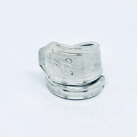 Anello Artigianale con Iniziale M