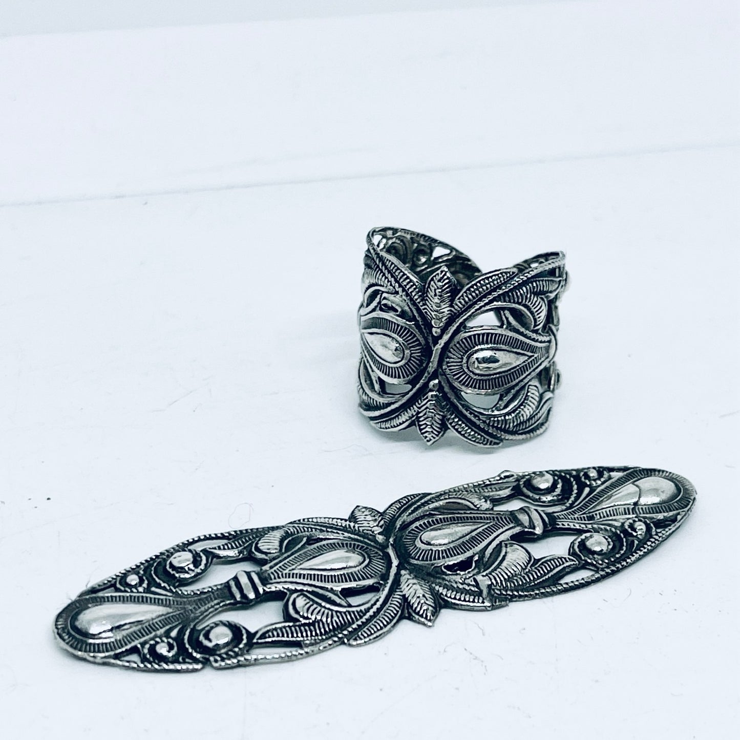 Anello Artigianale “BOCCHETTA SERRATURA GOCCIA” Realizzato con bocchetta serratura in Argento (Prima Metà del ’900)