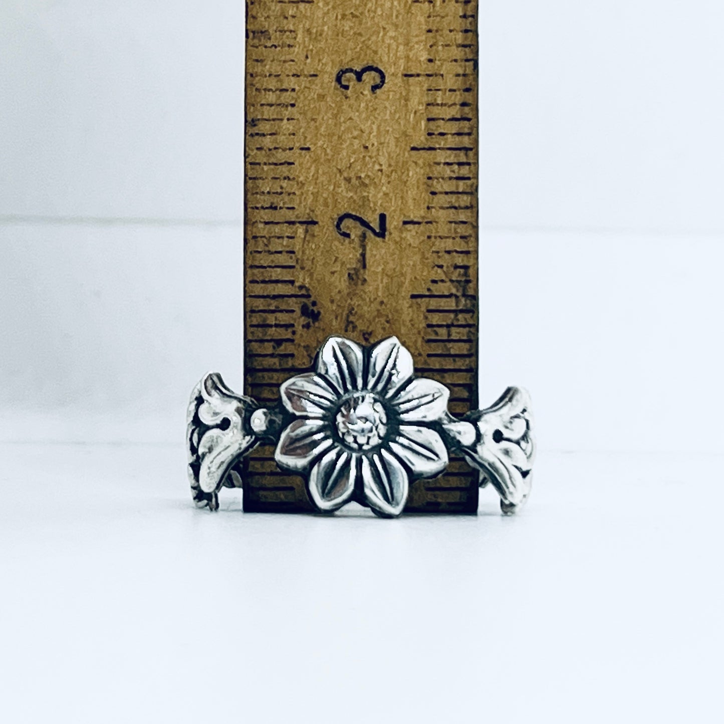 Anello Artigianale GIRASOLE Mod. SPILLA Realizzato con Antica spilla in Argento (Prima Metà del ’900)