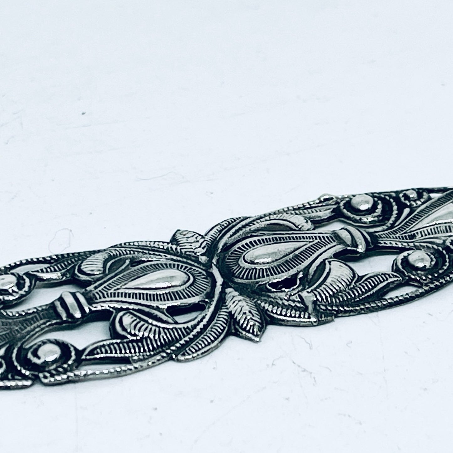 Anello Artigianale “BOCCHETTA SERRATURA GOCCIA” Realizzato con bocchetta serratura in Argento (Prima Metà del ’900)
