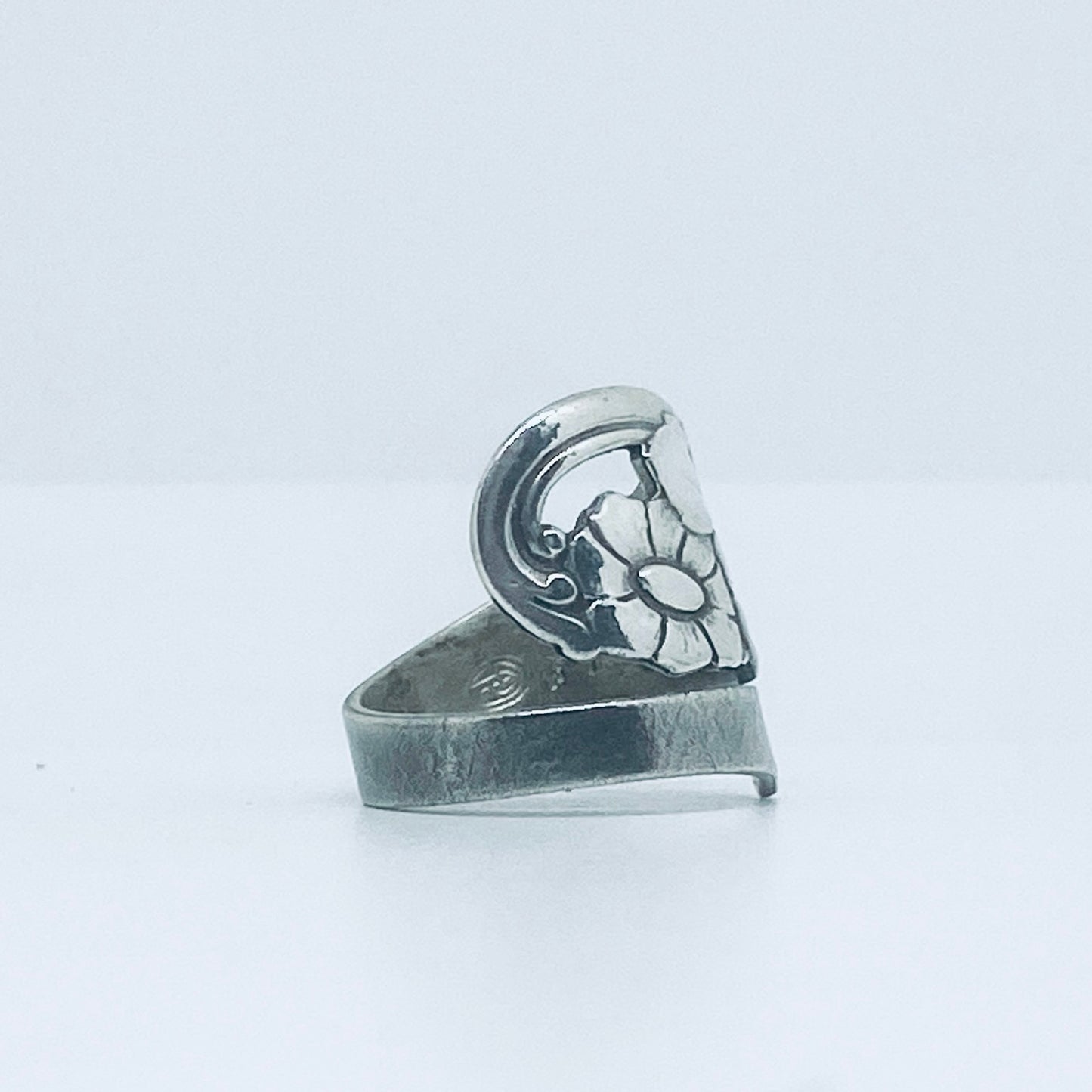Anello Artigianale FIORE LIBERTY Mod. CLASSICO/SPIRALE Realizzato con Antica posata in Argento (Prima Metà del ’900)